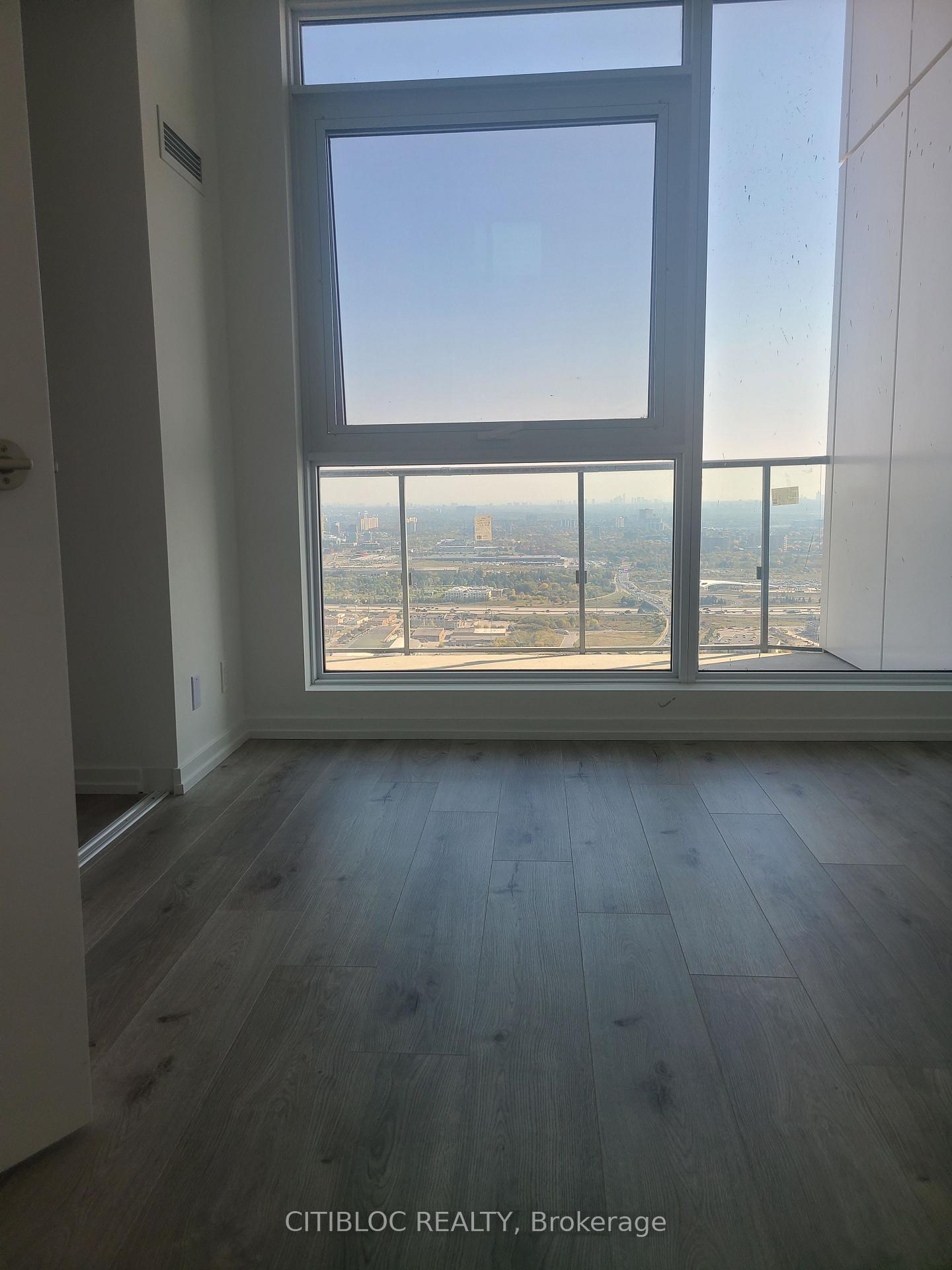 Photo 12 of Unit 5712, 7890 Jane Street, Vaughan, Vaughan Corporate Centre — HOMEH