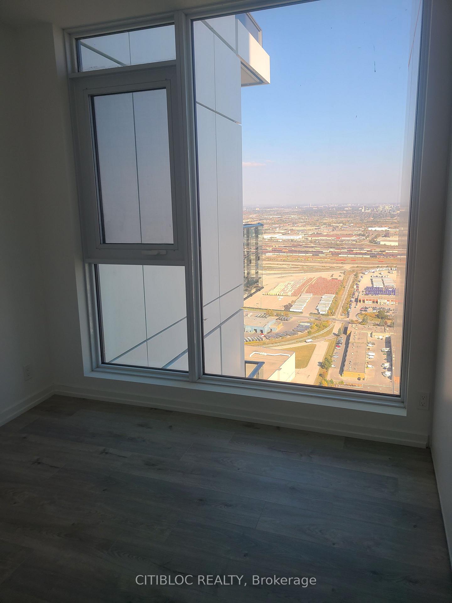 Photo 13 of Unit 5712, 7890 Jane Street, Vaughan, Vaughan Corporate Centre — HOMEH