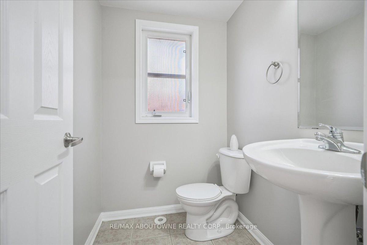 Photo 11 of 884 Jempson Path, Milton, Harrison — HOMEH