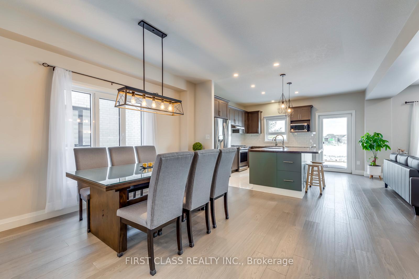 Photo 4 of 22 Grandville Circle, Brant, Paris — HOMEH