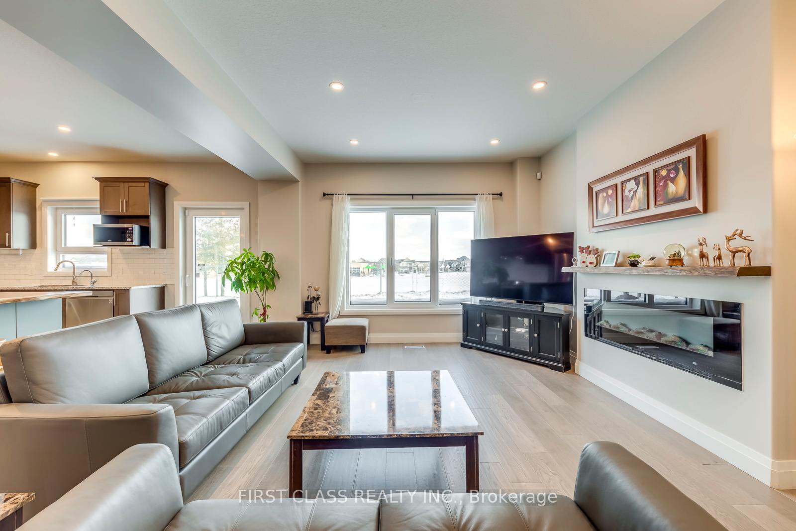 Photo 12 of 22 Grandville Circle, Brant, Paris — HOMEH
