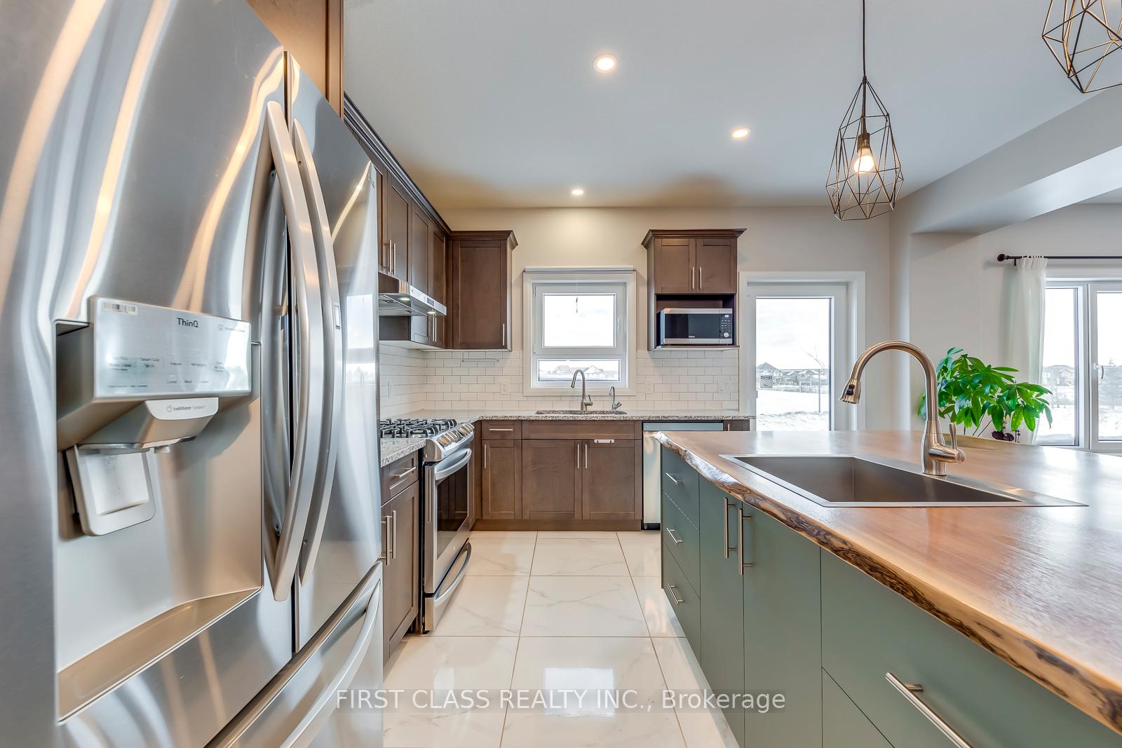 Photo 17 of 22 Grandville Circle, Brant, Paris — HOMEH