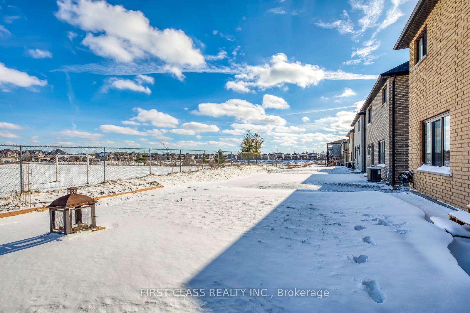 Photo 35 of 22 Grandville Circle, Brant, Paris — HOMEH