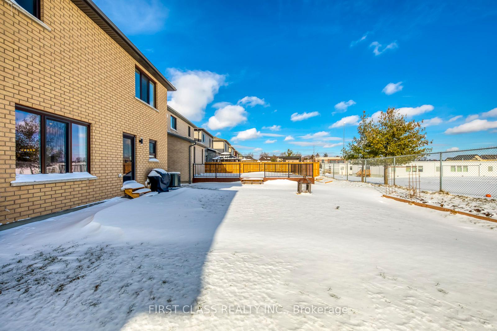 Photo 39 of 22 Grandville Circle, Brant, Paris — HOMEH
