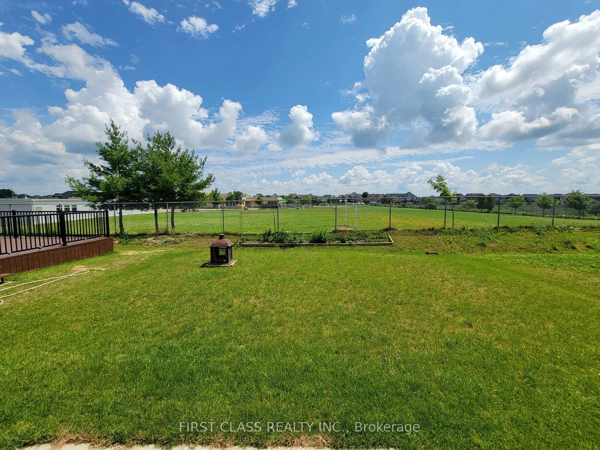 Photo 40 of 22 Grandville Circle, Brant, Paris — HOMEH