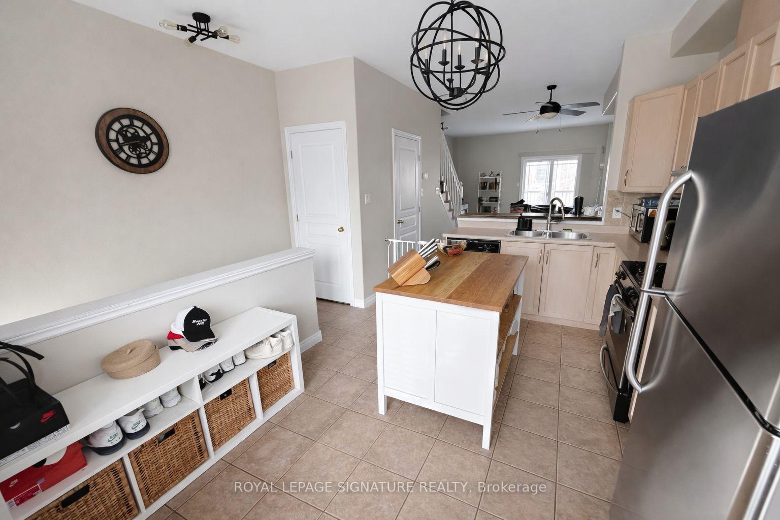 Photo 3 of 101 Willow Lane, Grimsby, Grimsby West — HOMEH
