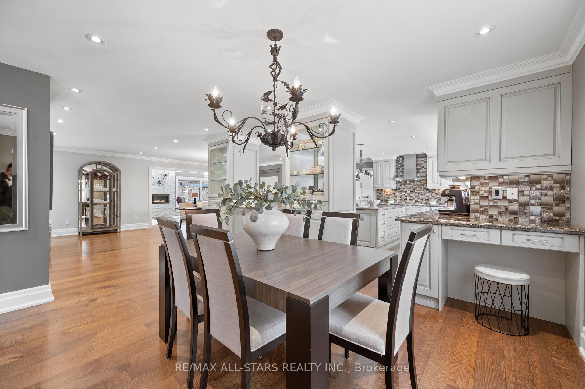 Photo 10 of 6 Boyd Court, Markham, Victoria Square — HOMEH