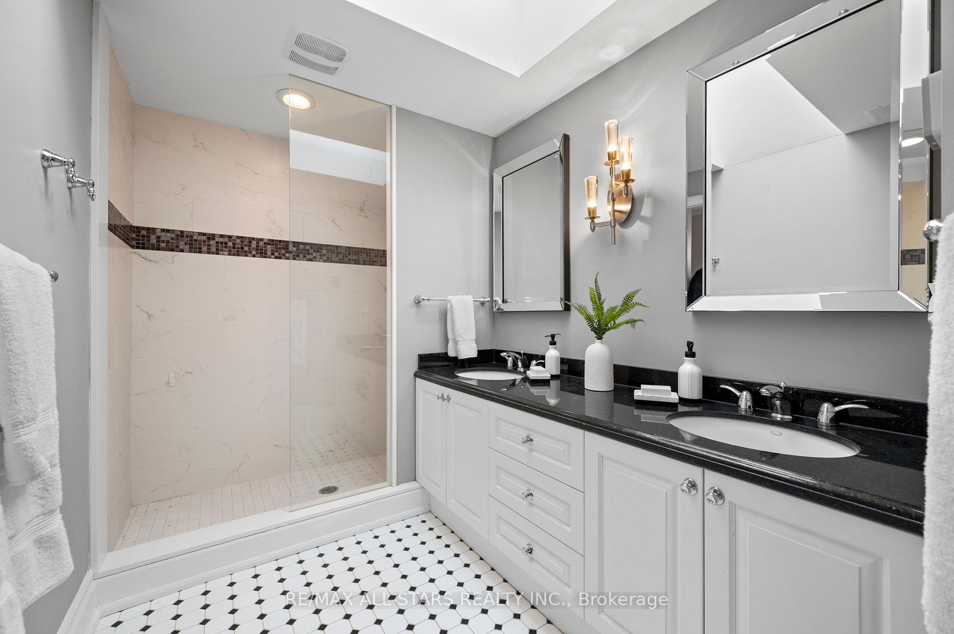 Photo 48 of 6 Boyd Court, Markham, Victoria Square — HOMEH