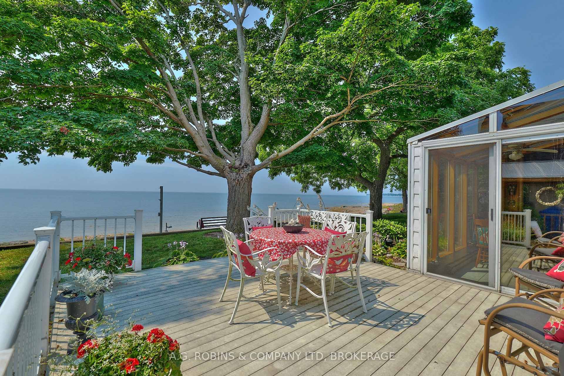 Photo 2 of 10773 Lakeshore Road, Wainfleet, Lakeshore — HOMEH