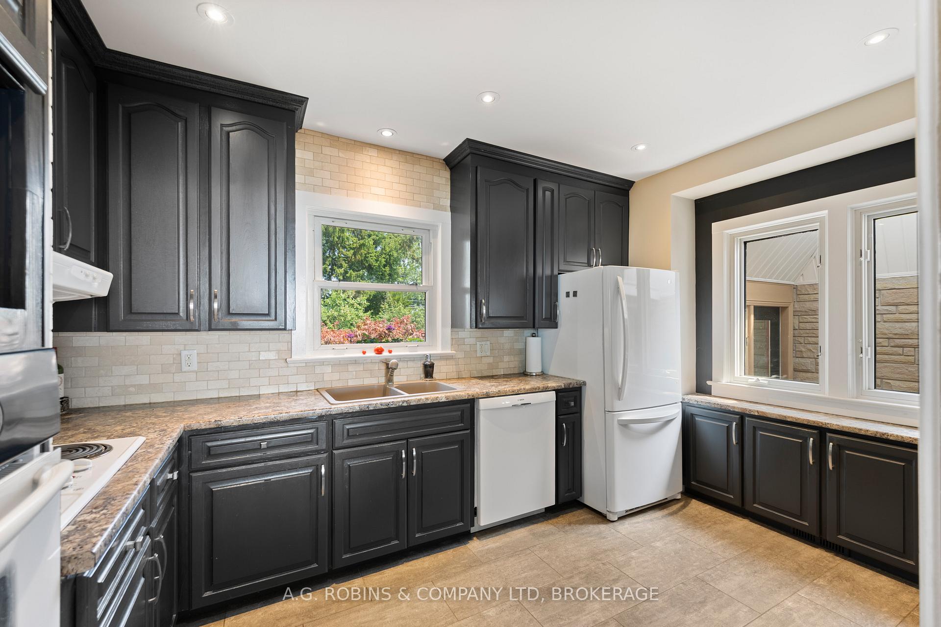 Photo 12 of 10773 Lakeshore Road, Wainfleet, Lakeshore — HOMEH