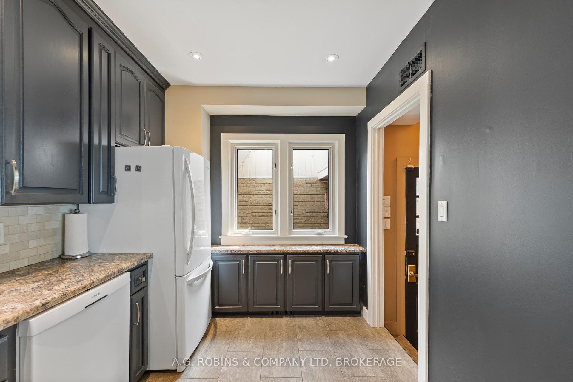 Photo 6 of 10773 Lakeshore Road, Wainfleet, Lakeshore — HOMEH