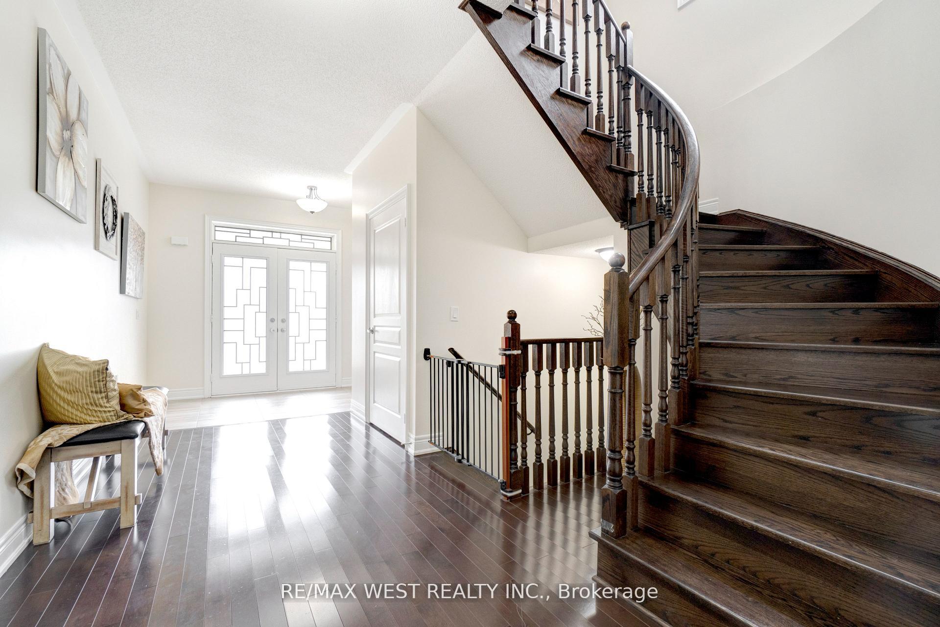 Photo 2 of 32 Brookwater Crescent, Caledon, Rural Caledon — HOMEH