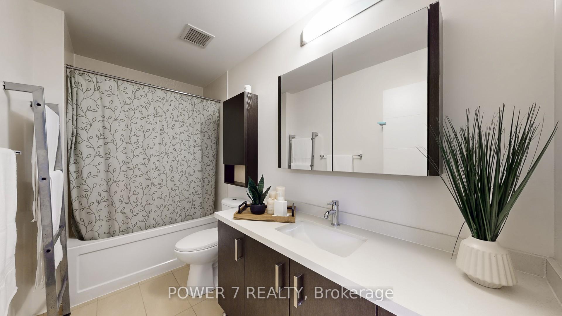 Photo 3 of Unit 718, 28 Uptown Drive, Markham, Unionville — HOMEH
