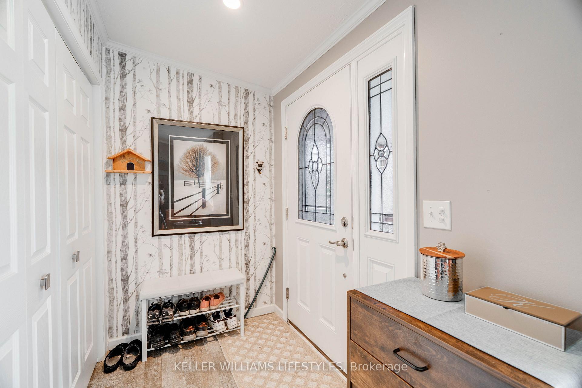 Photo 2 of 21 Kellestine Drive, Strathroy-Caradoc, SE — HOMEH