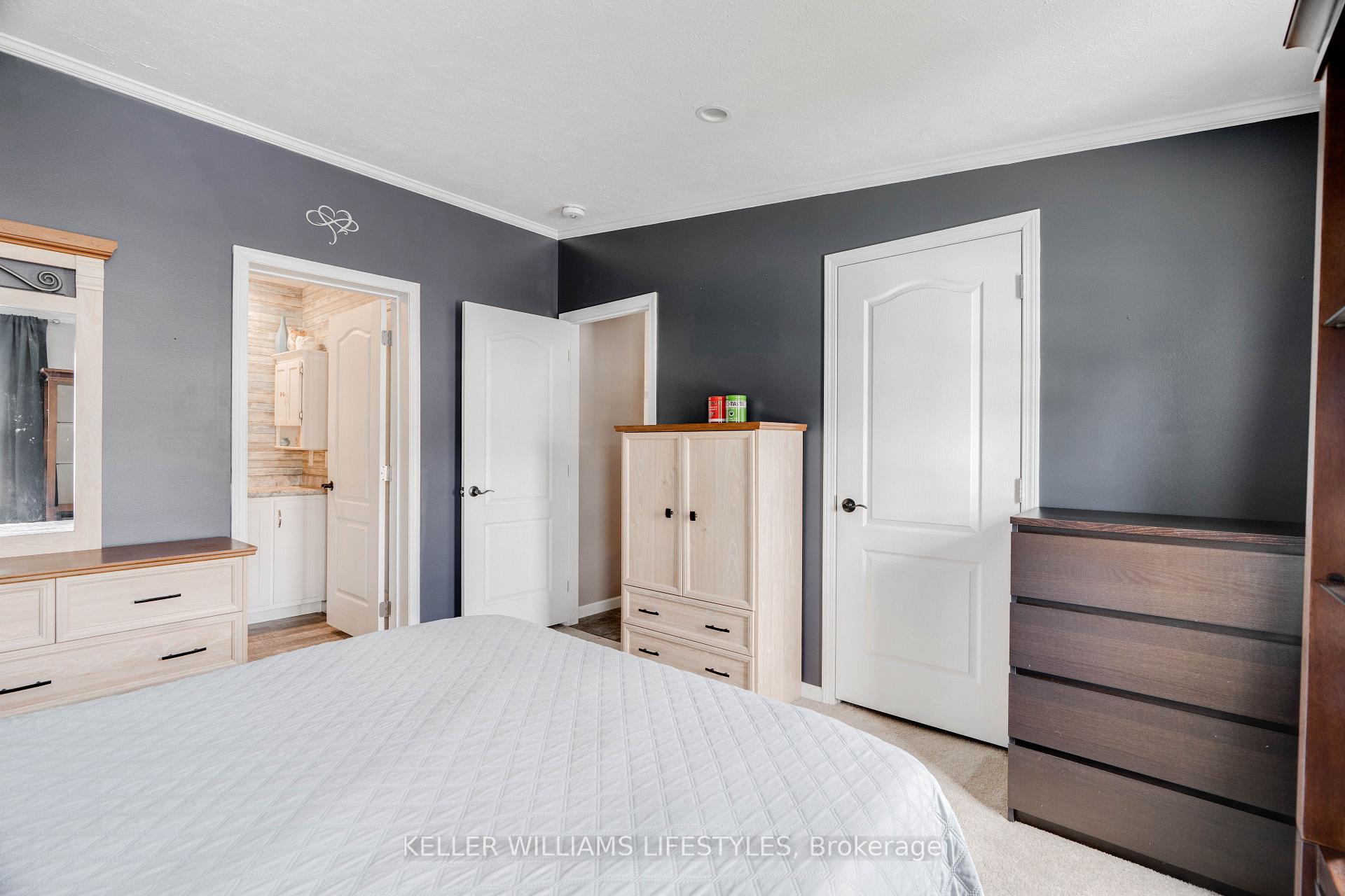 Photo 3 of 21 Kellestine Drive, Strathroy-Caradoc, SE — HOMEH