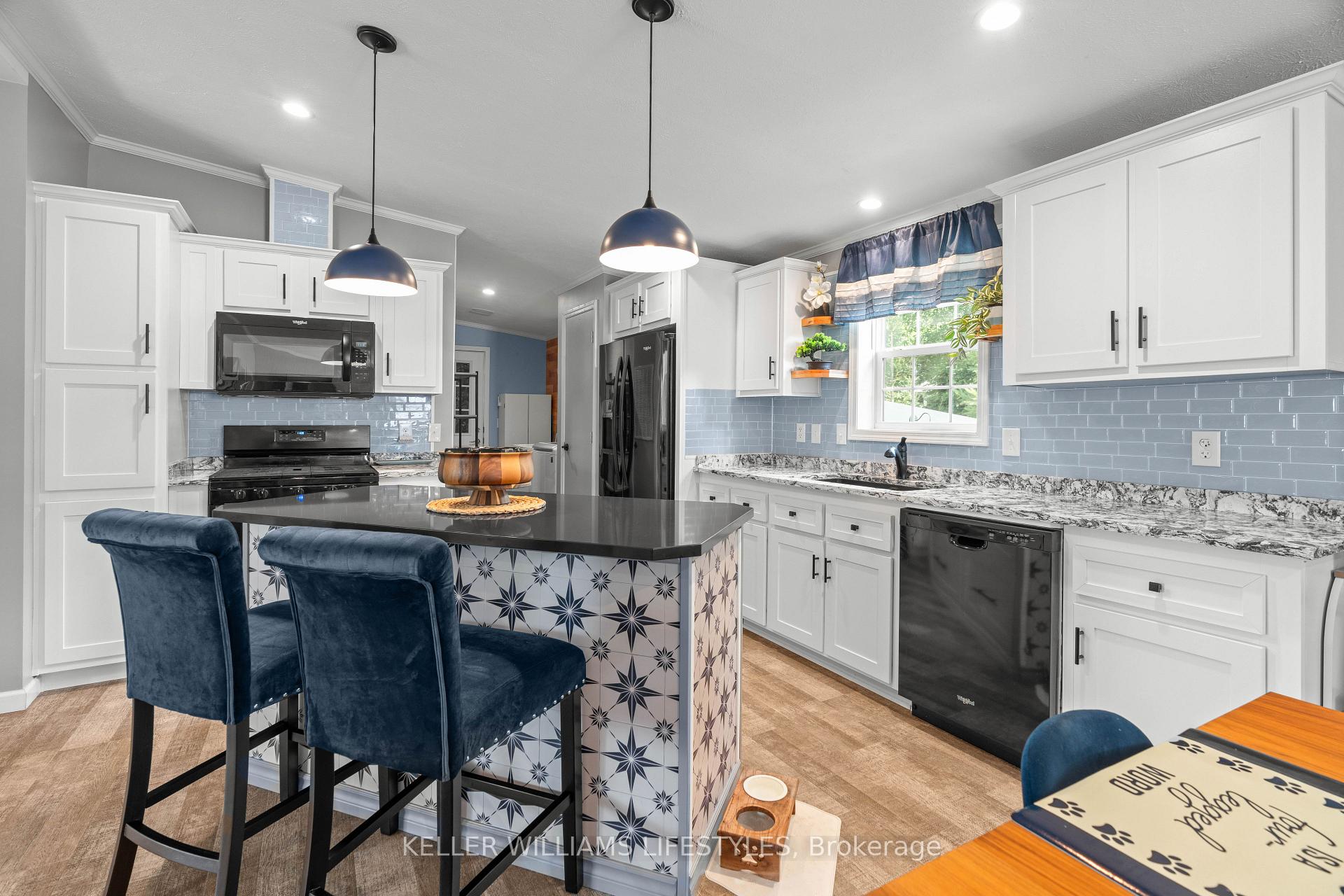 Photo 6 of 21 Kellestine Drive, Strathroy-Caradoc, SE — HOMEH