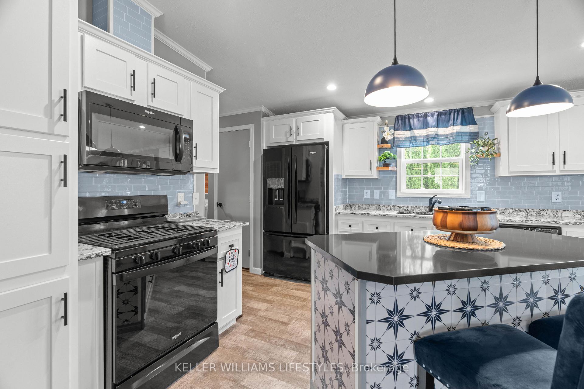 Photo 12 of 21 Kellestine Drive, Strathroy-Caradoc, SE — HOMEH