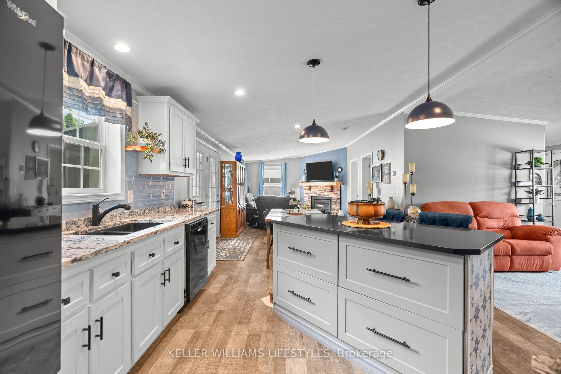 Photo 22 of 21 Kellestine Drive, Strathroy-Caradoc, SE — HOMEH