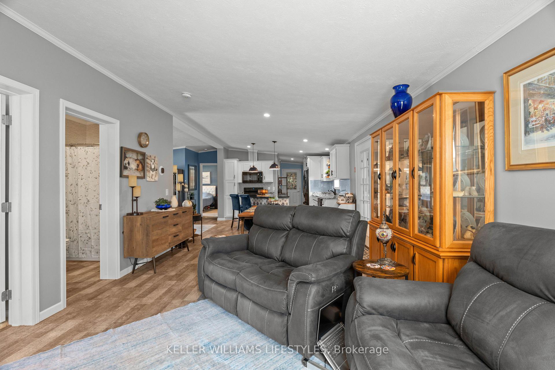 Photo 9 of 21 Kellestine Drive, Strathroy-Caradoc, SE — HOMEH
