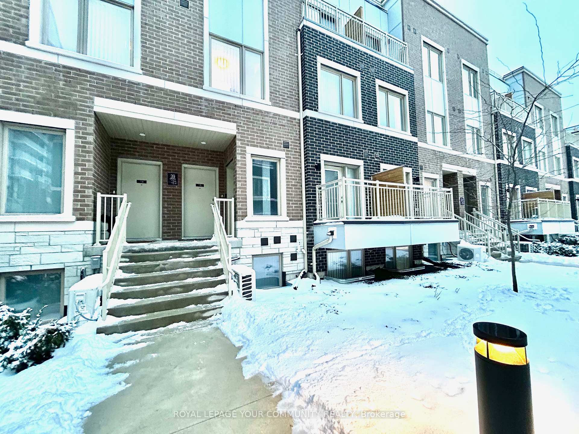 Photo 3 of Unit 76, 39 Honeycrisp Crescent, Vaughan, Vaughan Corporate Centre — HOMEH
