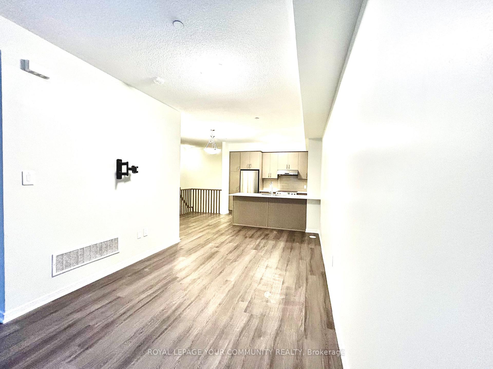 Photo 10 of Unit 76, 39 Honeycrisp Crescent, Vaughan, Vaughan Corporate Centre — HOMEH