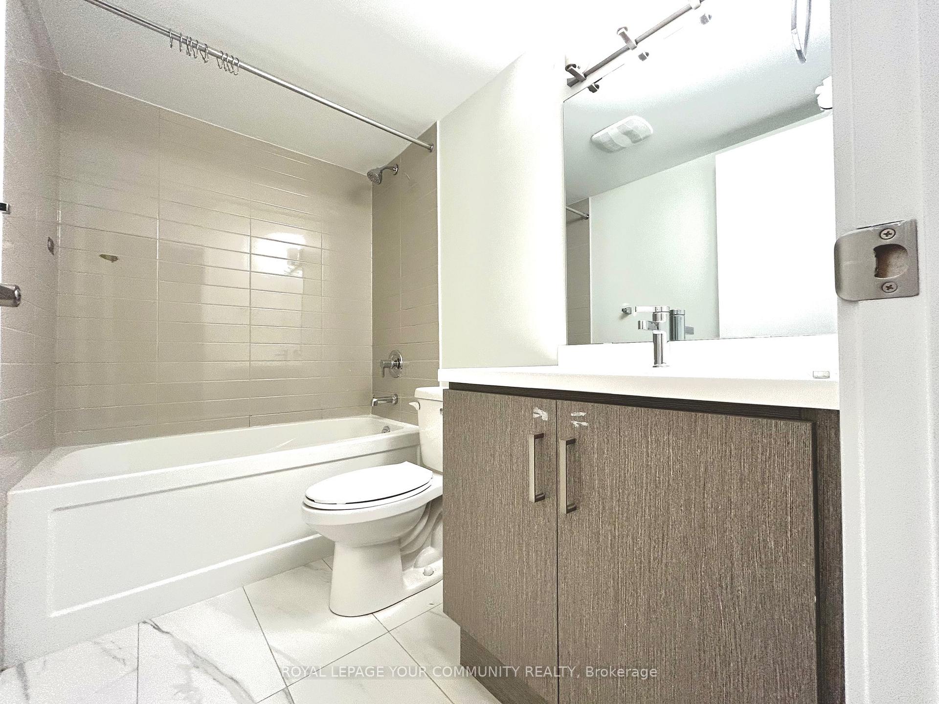 Photo 14 of Unit 76, 39 Honeycrisp Crescent, Vaughan, Vaughan Corporate Centre — HOMEH