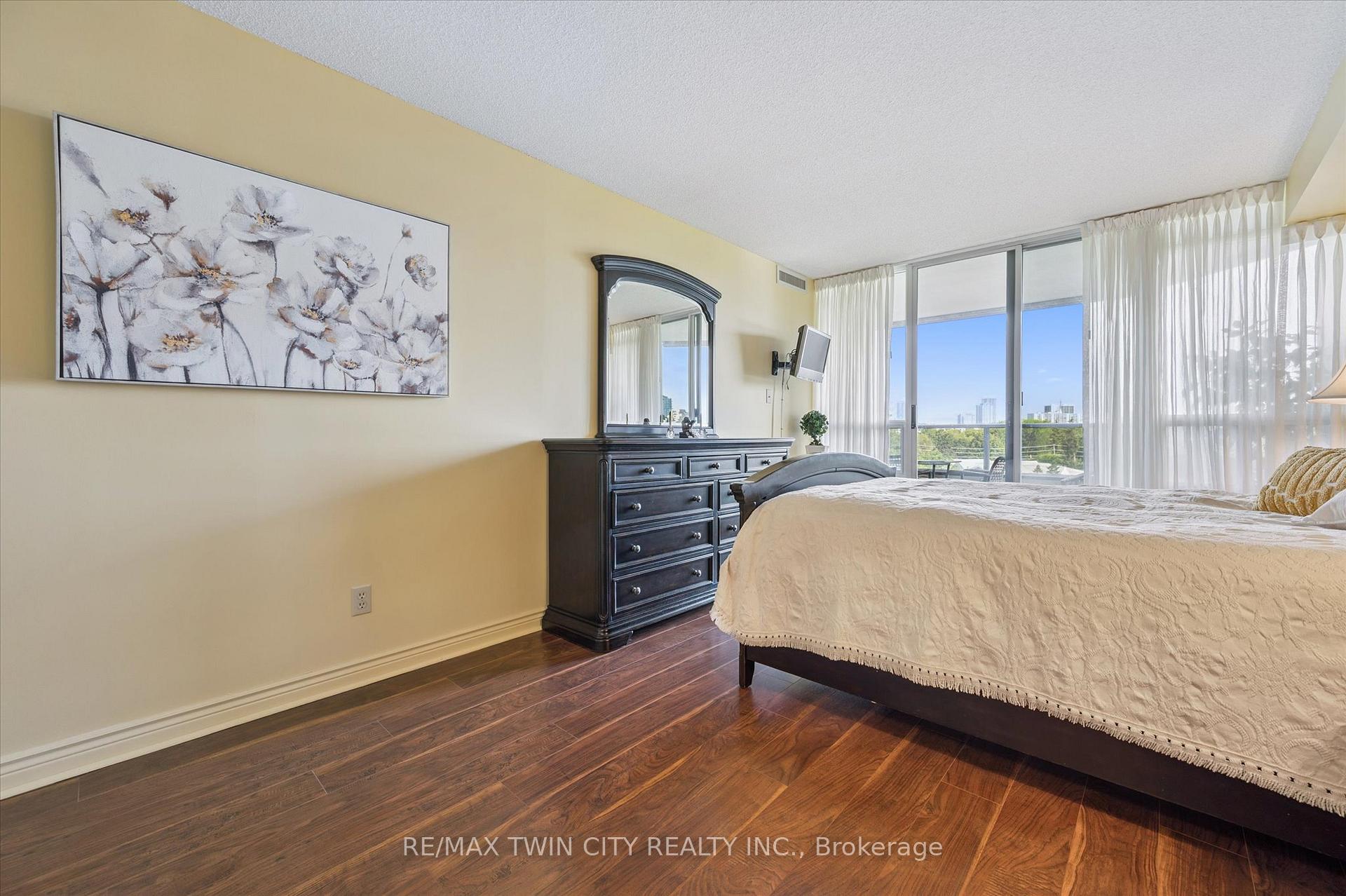 Photo 13 of Unit 702, 6 Willow Street, Waterloo — HOMEH