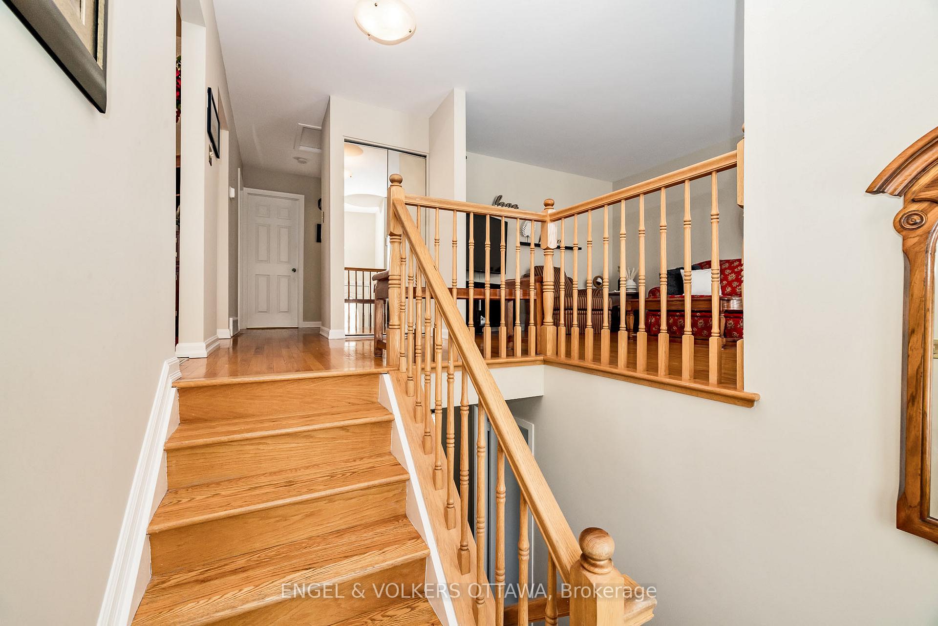 Photo 4 of 3377 Chilliwack Way, Ottawa, Sawmill Creek/Timbermill — HOMEH