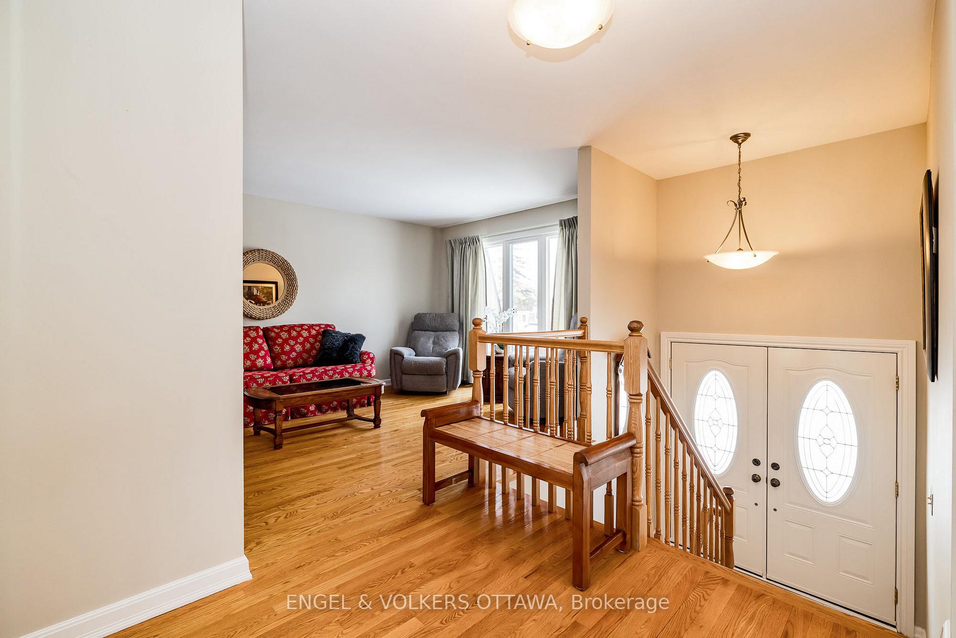 Photo 5 of 3377 Chilliwack Way, Ottawa, Sawmill Creek/Timbermill — HOMEH