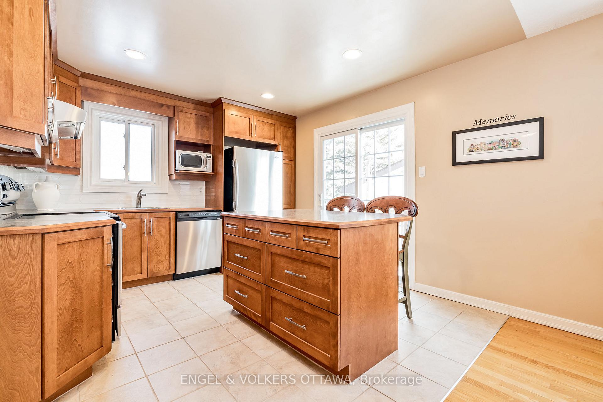 Photo 9 of 3377 Chilliwack Way, Ottawa, Sawmill Creek/Timbermill — HOMEH