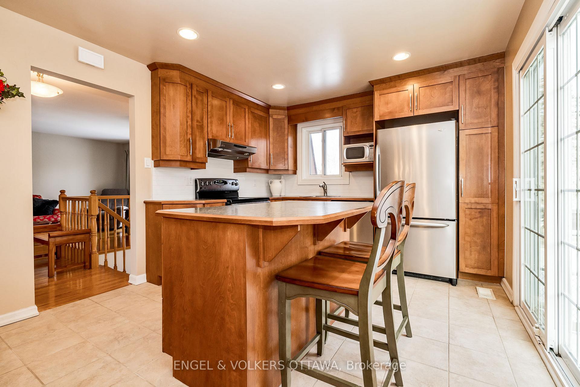 Photo 10 of 3377 Chilliwack Way, Ottawa, Sawmill Creek/Timbermill — HOMEH