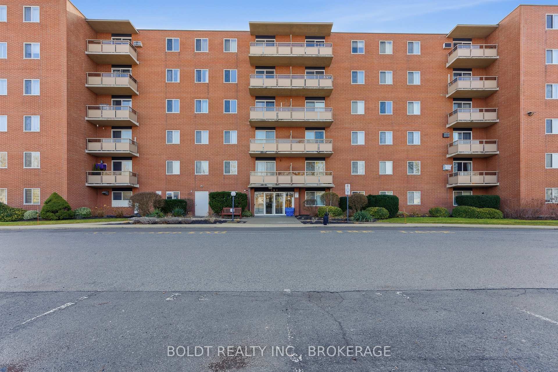Front of Unit 107, 264 Grantham Avenue