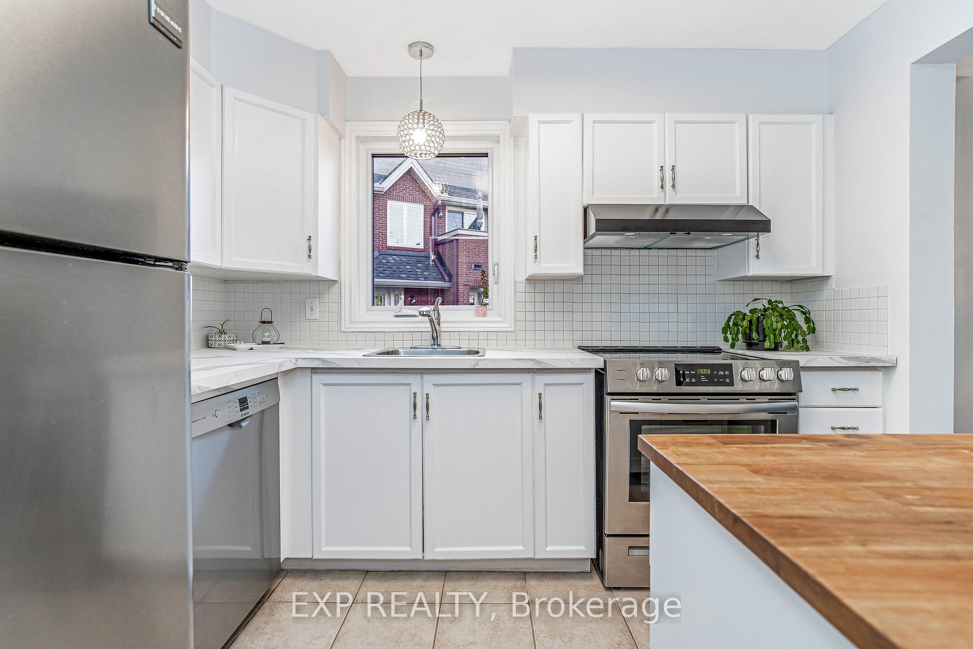 Photo 5 of Unit 104, 1820 Marsala Crescent, Ottawa, Fallingbrook/Pineridge — HOMEH