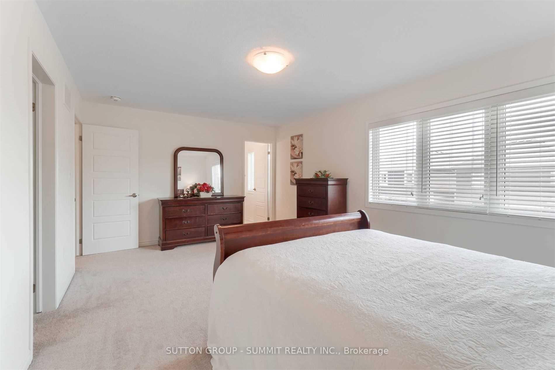 Photo 13 of 68 Wannamaker Crescent, Cambridge, Hagey — HOMEH