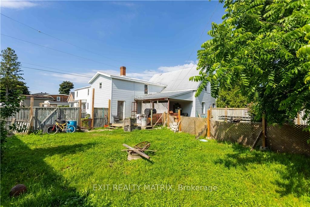 Photo 4 of 81 High Street, Champlain, Vankleek Hill — HOMEH