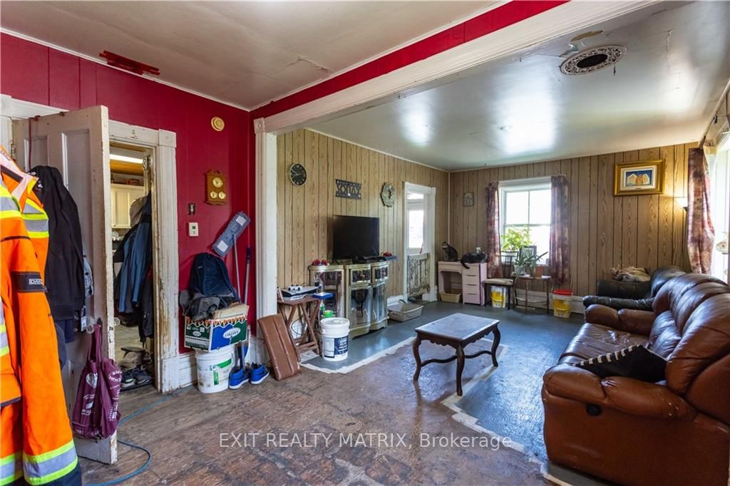 Photo 5 of 81 High Street, Champlain, Vankleek Hill — HOMEH