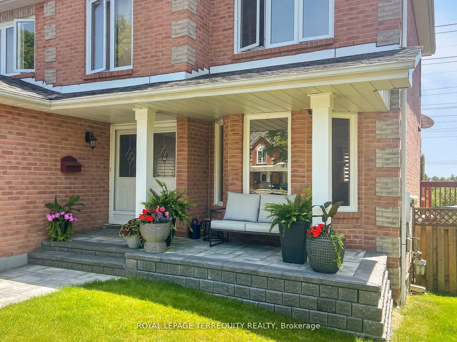 Photo 11 of 1080 Wildrose Crescent, Pickering, Liverpool — HOMEH
