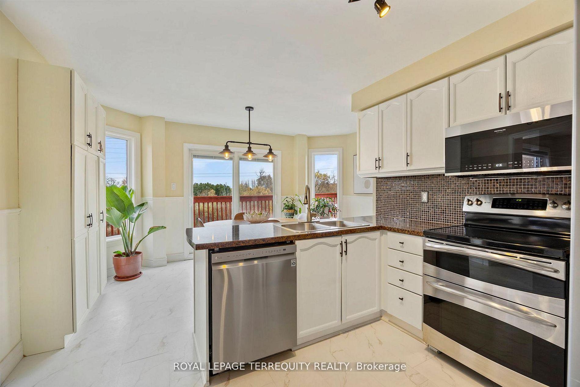 Photo 32 of 1080 Wildrose Crescent, Pickering, Liverpool — HOMEH