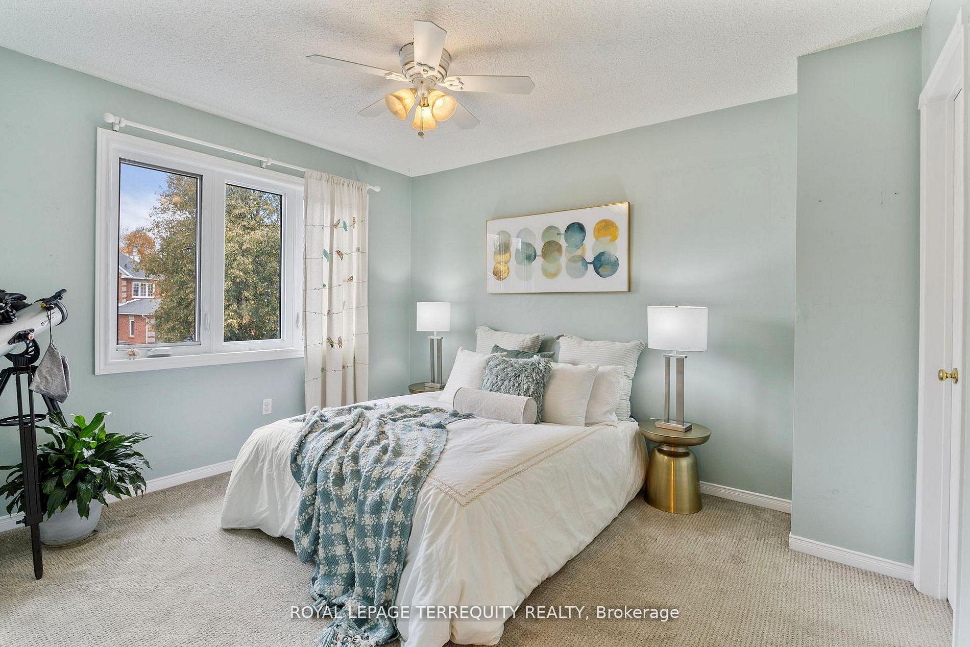 Photo 10 of 1080 Wildrose Crescent, Pickering, Liverpool — HOMEH