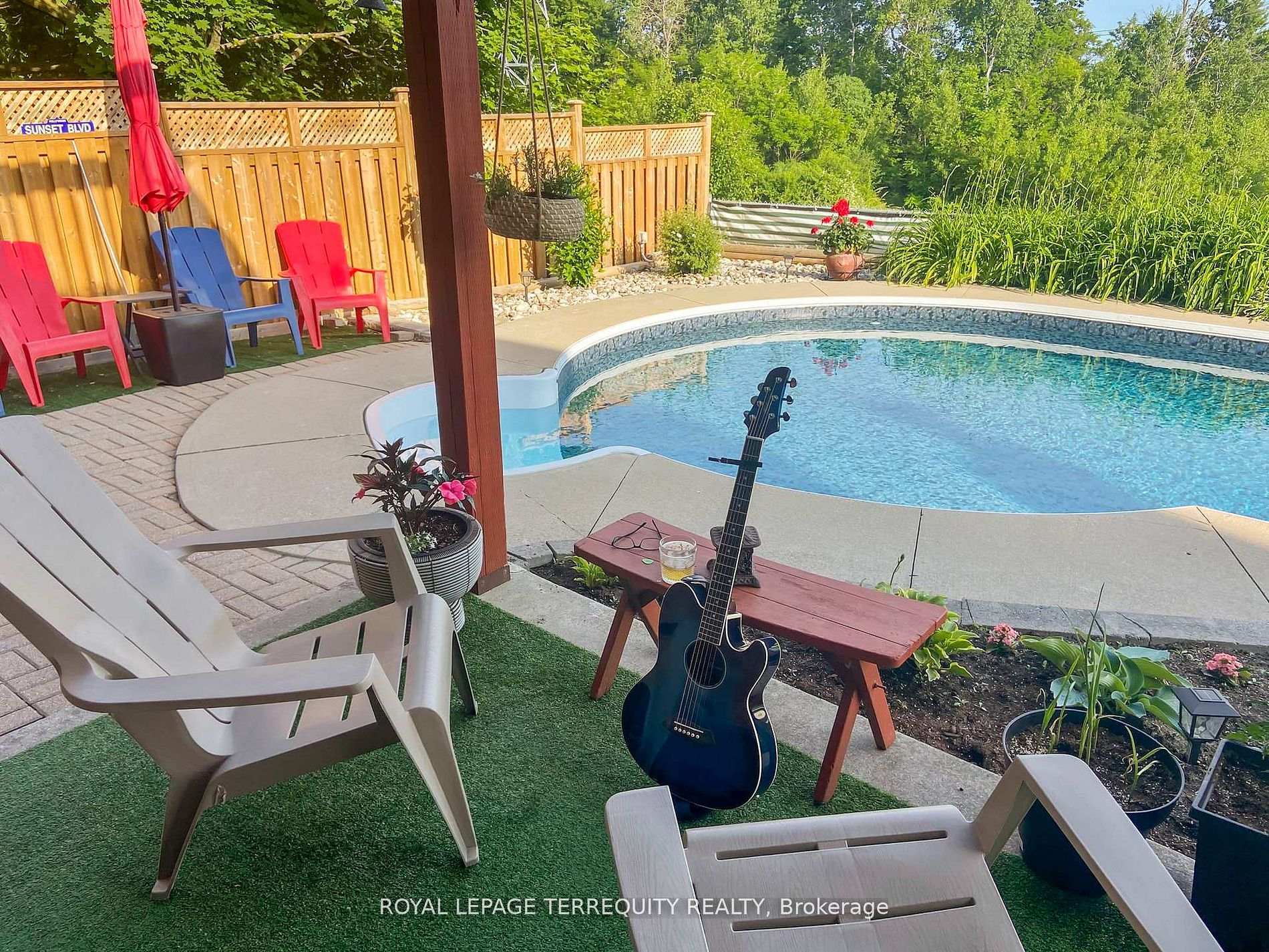 Photo 20 of 1080 Wildrose Crescent, Pickering, Liverpool — HOMEH