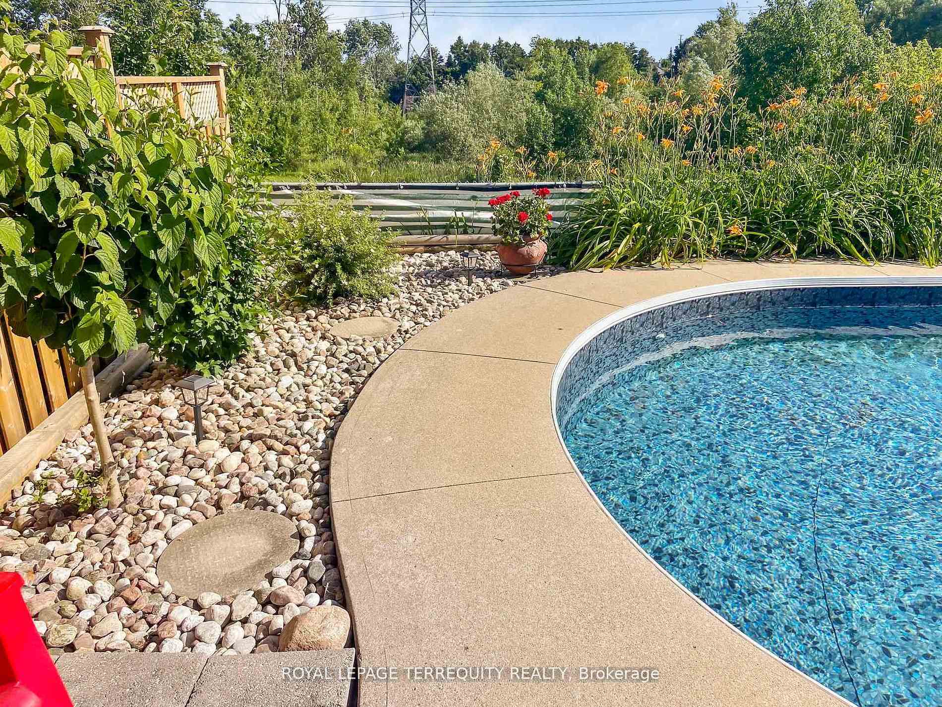 Photo 19 of 1080 Wildrose Crescent, Pickering, Liverpool — HOMEH