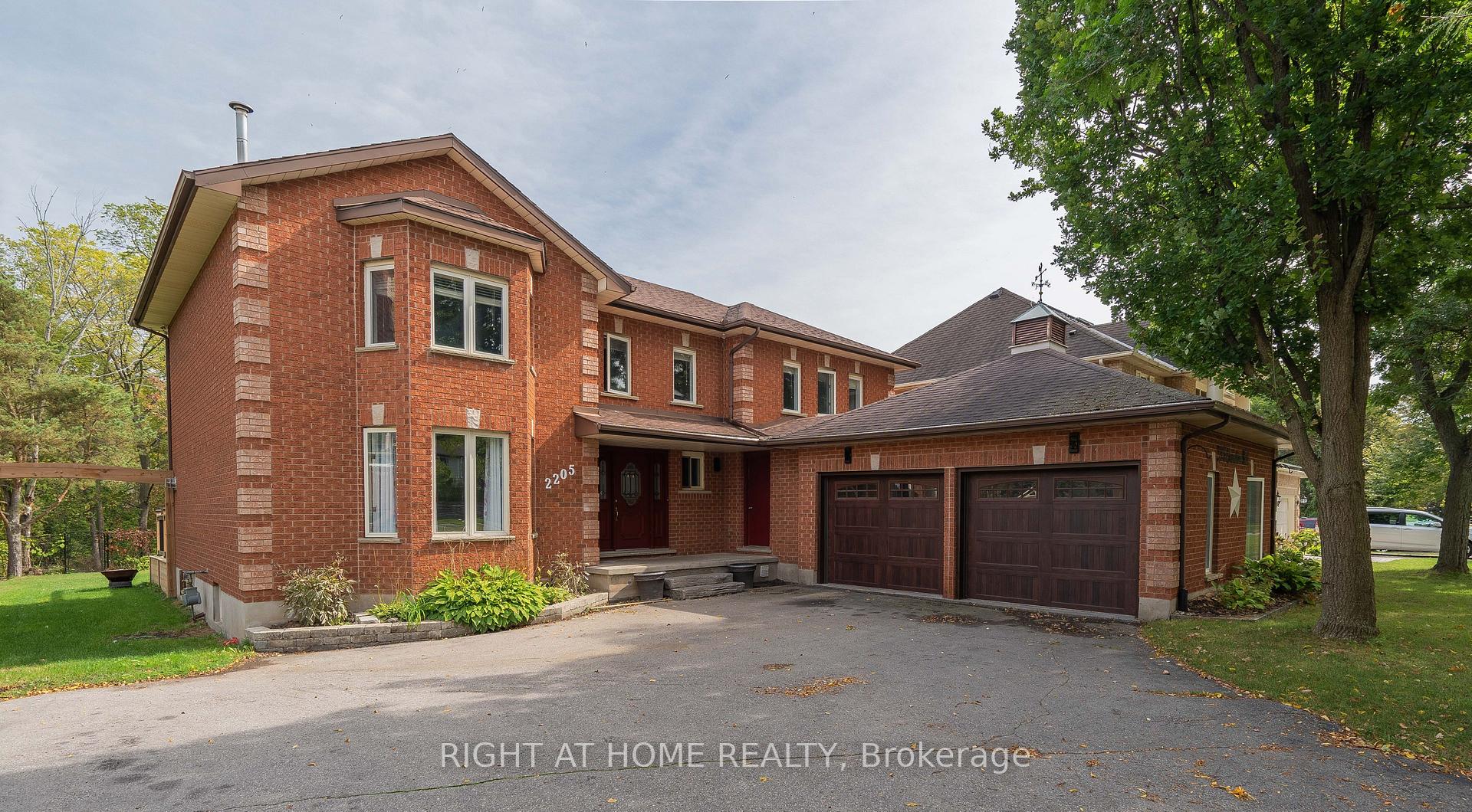 Photo 1 of 2205 Coronation Boulevard, Cambridge, Galt City Centre — HOMEH