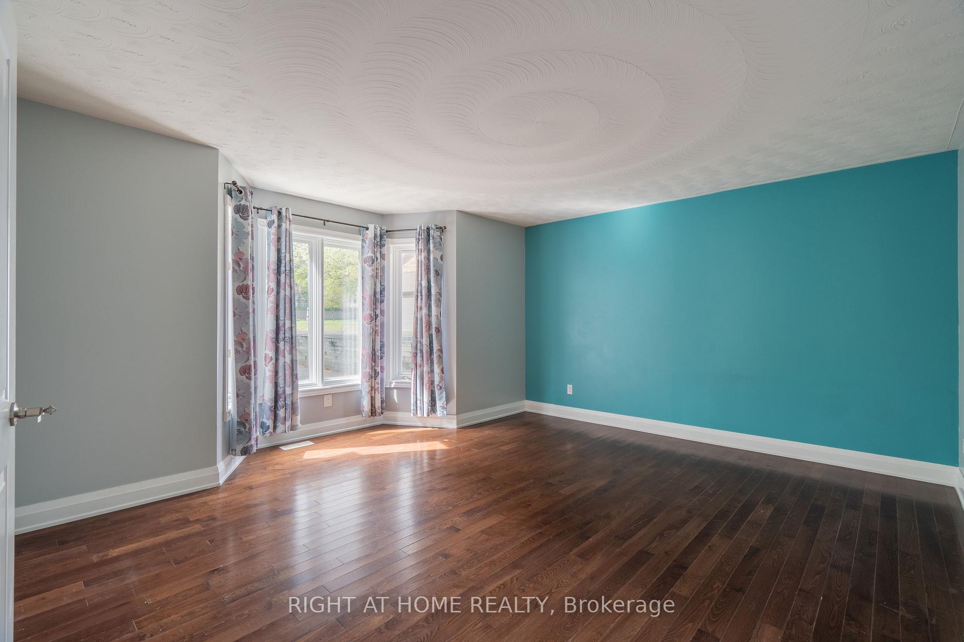 Photo 11 of 2205 Coronation Boulevard, Cambridge, Galt City Centre — HOMEH