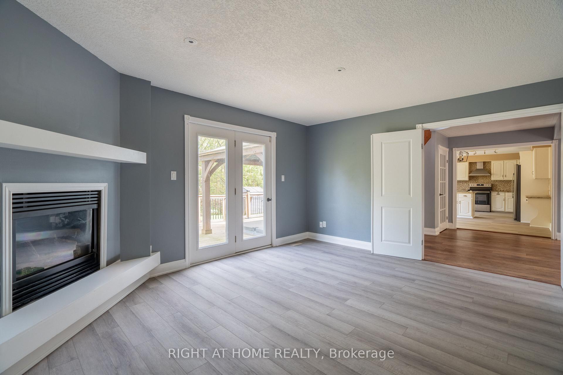 Photo 25 of 2205 Coronation Boulevard, Cambridge, Galt City Centre — HOMEH