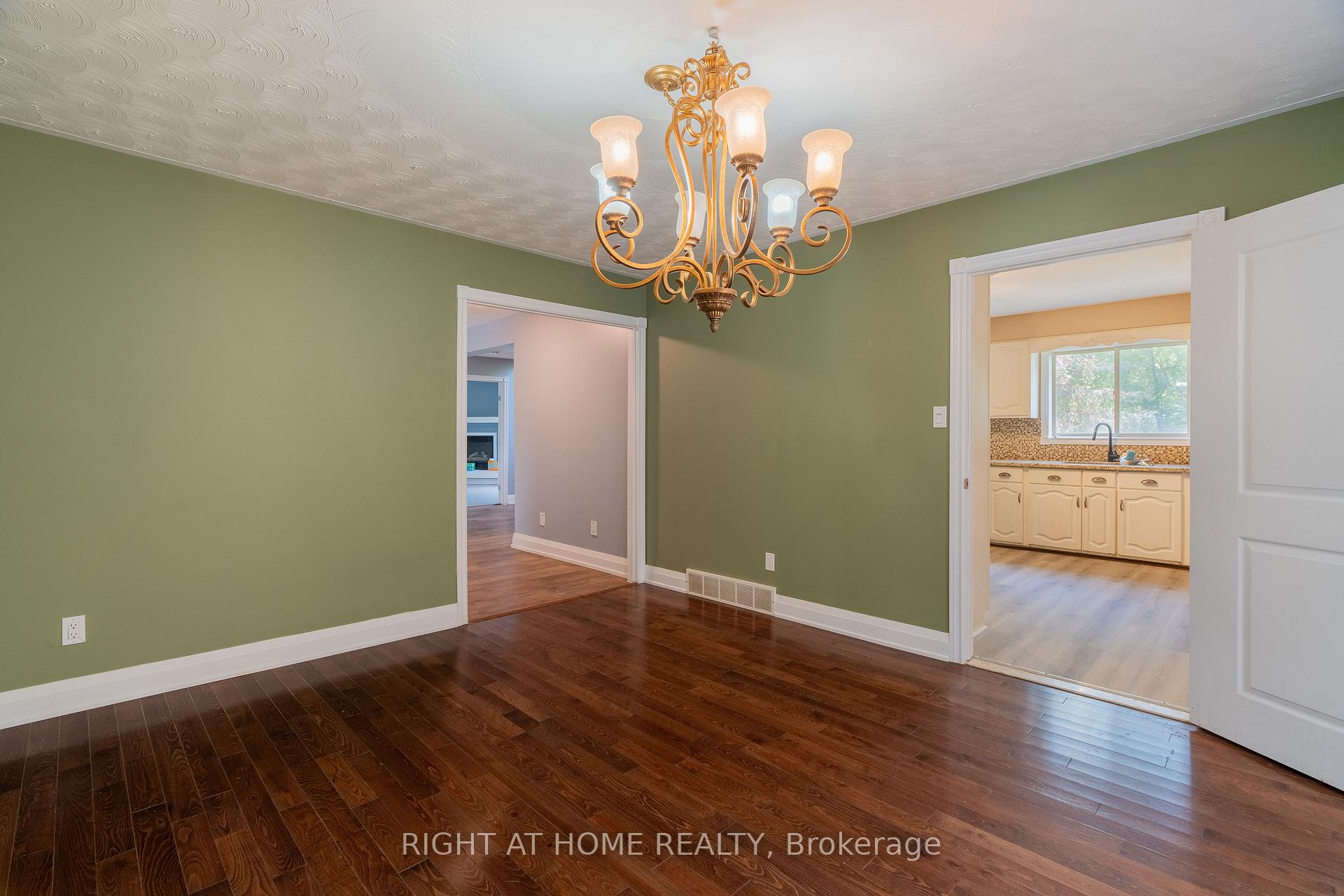 Photo 14 of 2205 Coronation Boulevard, Cambridge, Galt City Centre — HOMEH