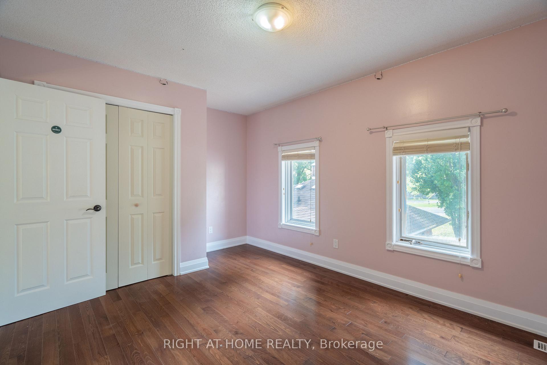 Photo 5 of 2205 Coronation Boulevard, Cambridge, Galt City Centre — HOMEH