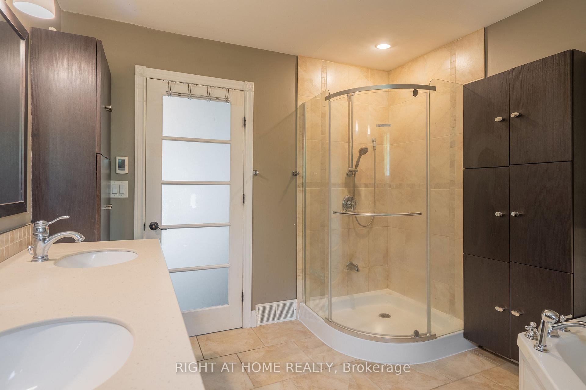 Photo 17 of 2205 Coronation Boulevard, Cambridge, Galt City Centre — HOMEH