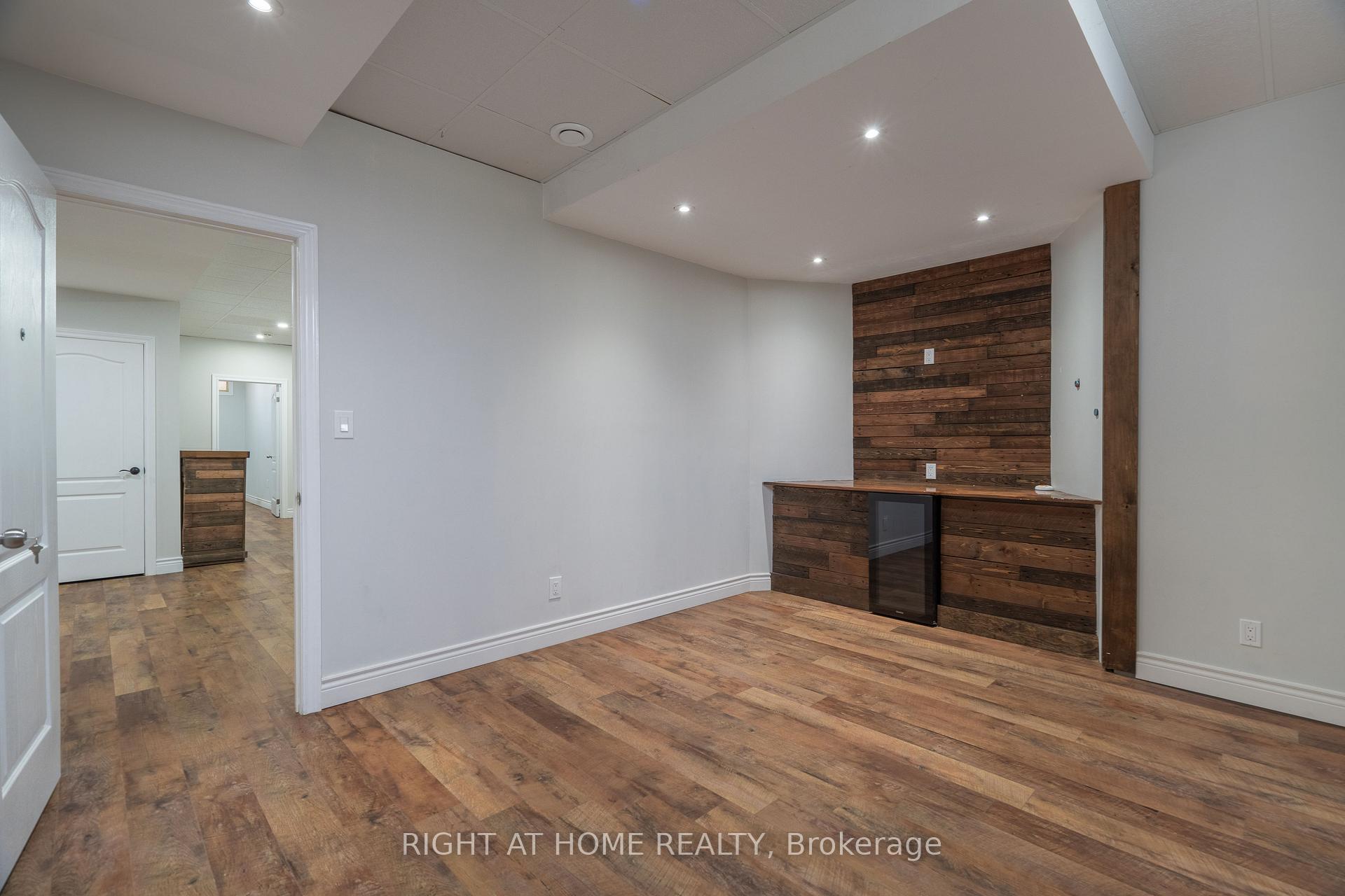 Photo 4 of 2205 Coronation Boulevard, Cambridge, Galt City Centre — HOMEH