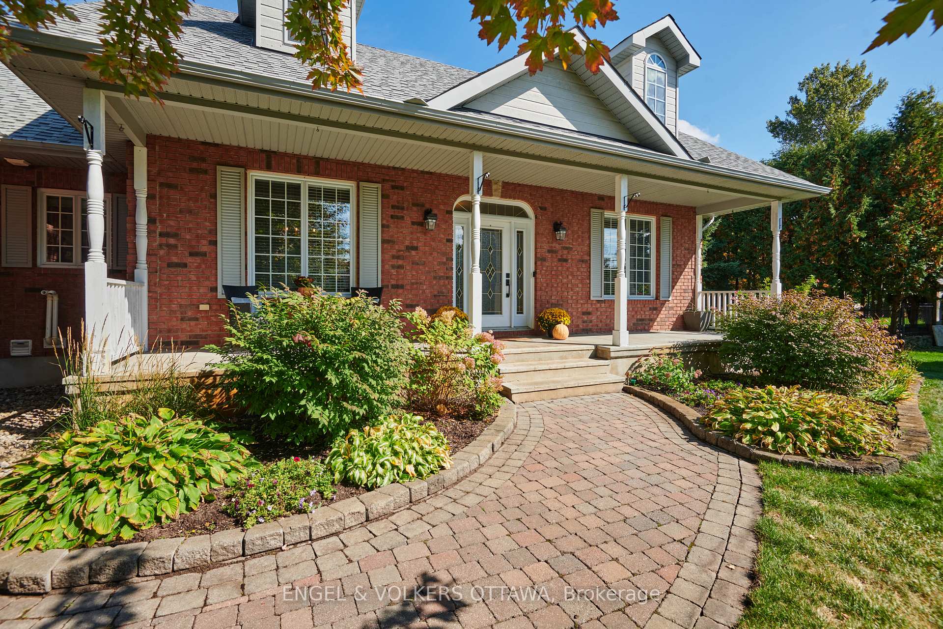 Photo 2 of 1491 Stableview Way, Ottawa, Greely — HOMEH