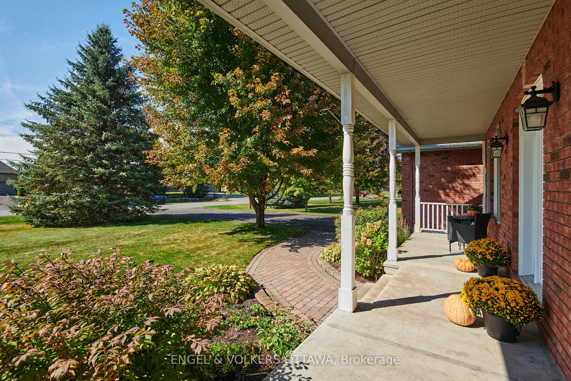 Photo 3 of 1491 Stableview Way, Ottawa, Greely — HOMEH